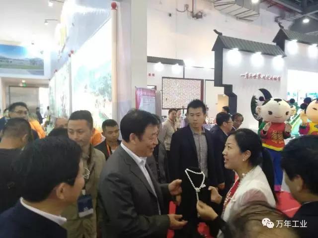 �й�����������ɫ���β������ϣ�ʡ������������Ů˵��ɶ